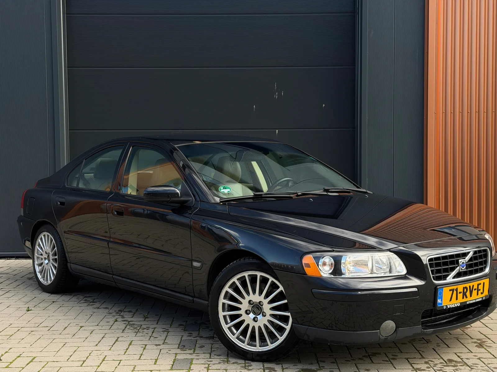 Volvo S60 (2005) — foto 1