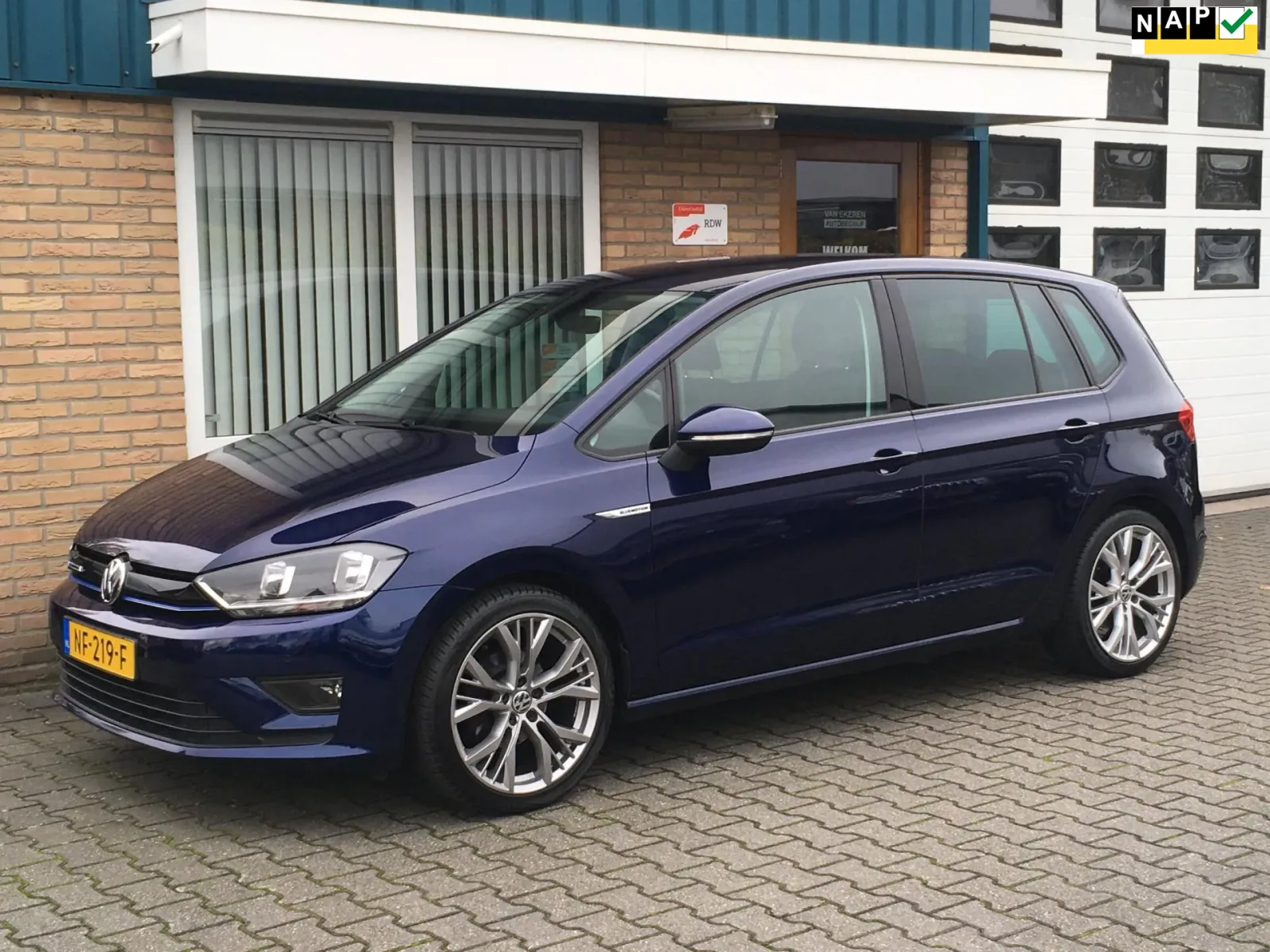 Volkswagen Golf Sportsvan (2017) — foto 1