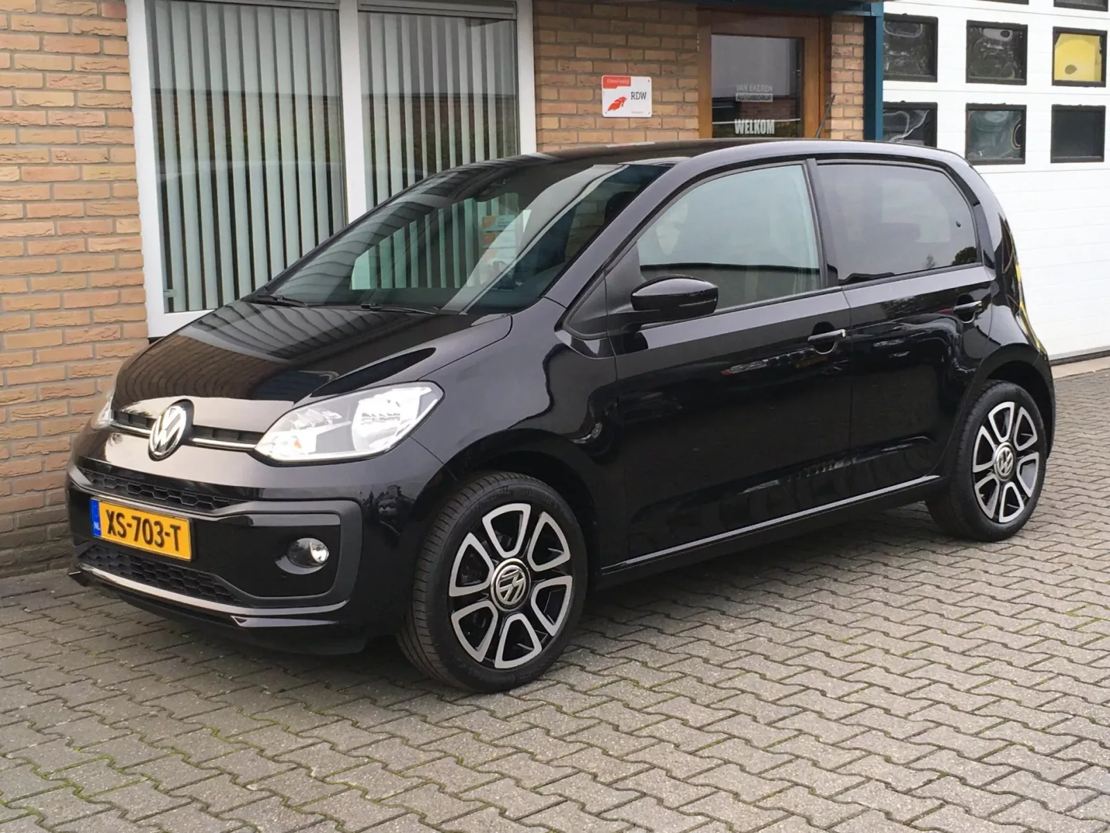 Volkswagen Up! (2019) — foto 1