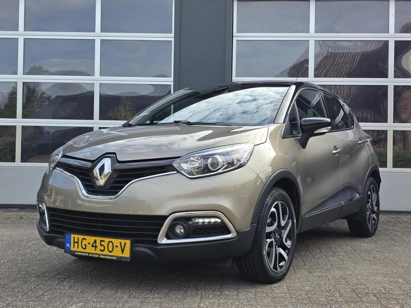 Renault Captur (2015) — foto 1