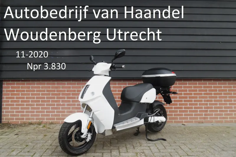E-Max Bromscooter Elektrische scooter actieradius zgan (2020)