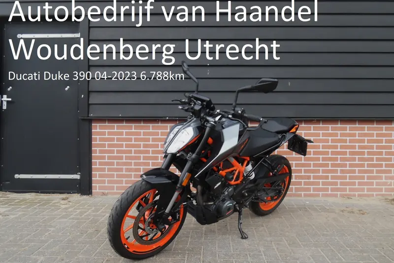 KTM 390 Duke (2023)