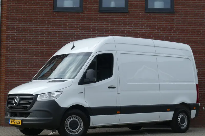 Mercedes-Benz eSprinter (2024)