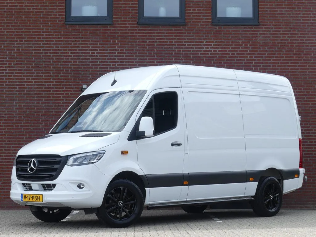 Mercedes-Benz Sprinter (2024) — foto 1