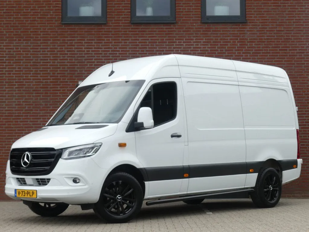 Mercedes-Benz Sprinter (2024) — foto 1