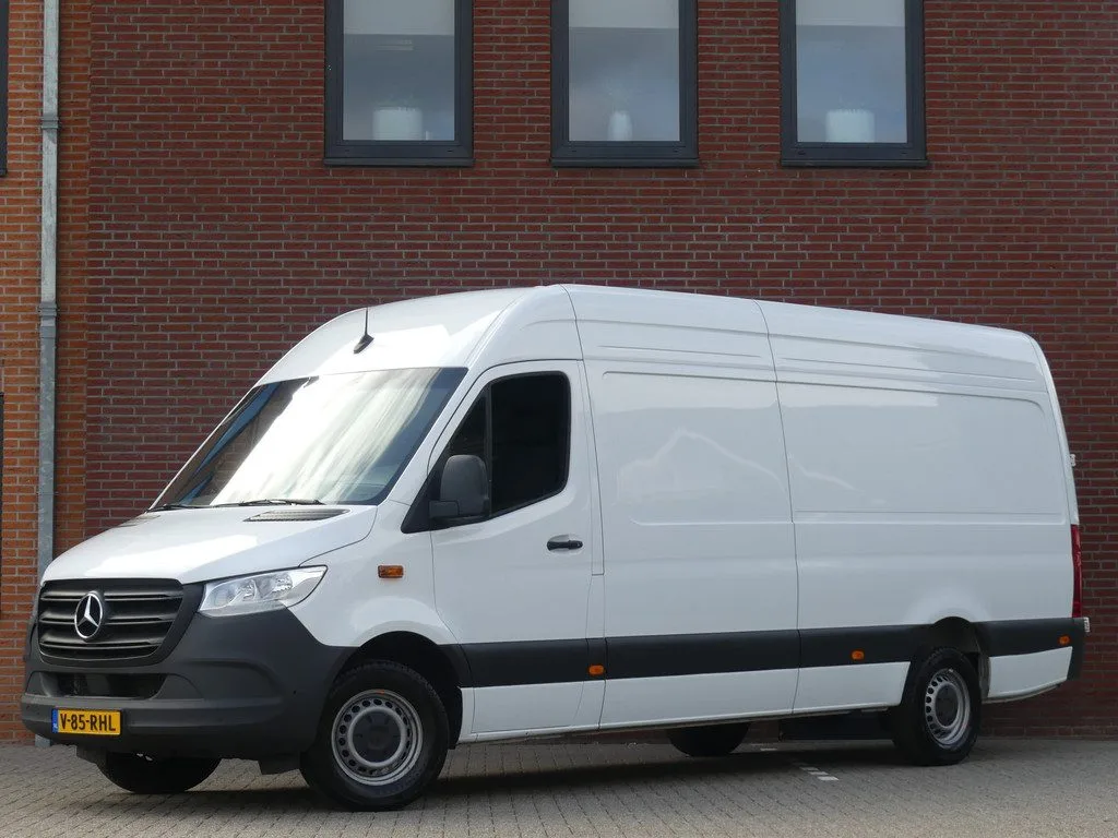Mercedes-Benz Sprinter (2024) — foto 1