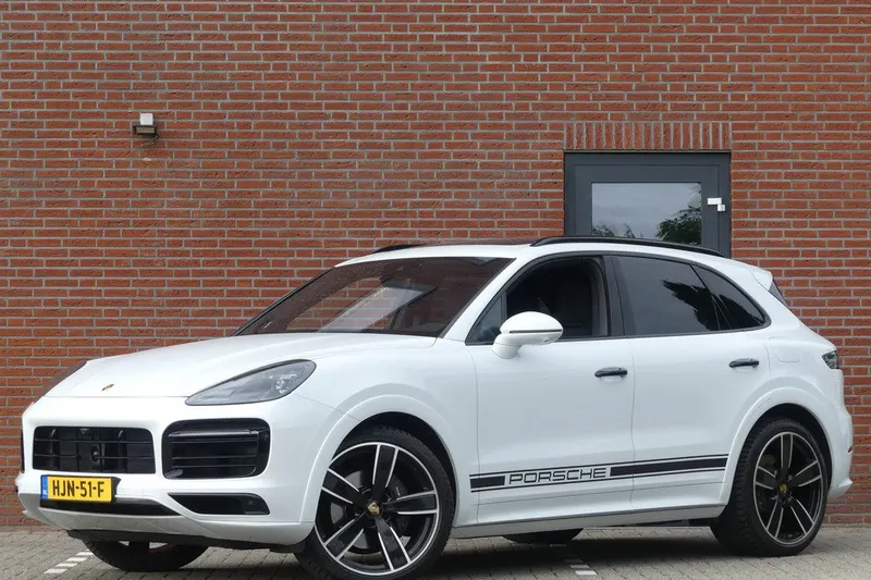 Porsche Cayenne (2023)
