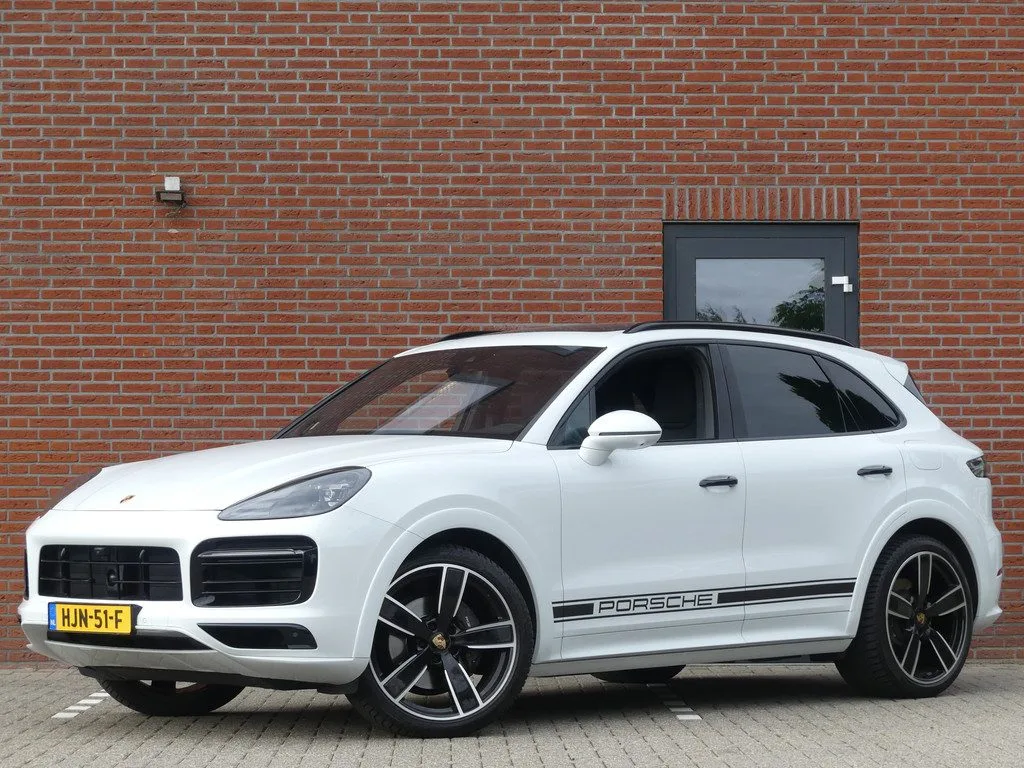 Porsche Cayenne (2023) — foto 1