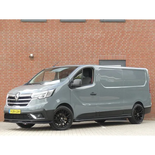 Renault Trafic (2023) — foto 1