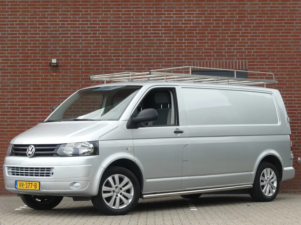 Volkswagen Transporter (2015) — foto 1
