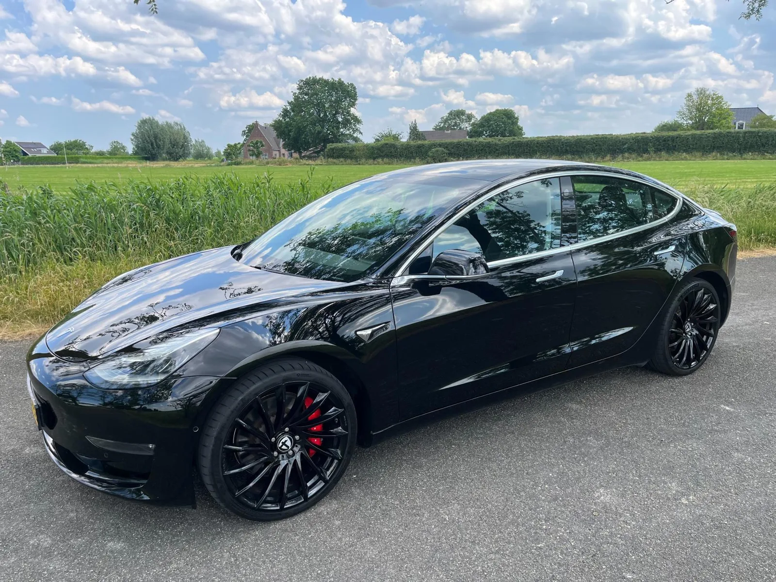 Tesla Model 3 (2019) — foto 1