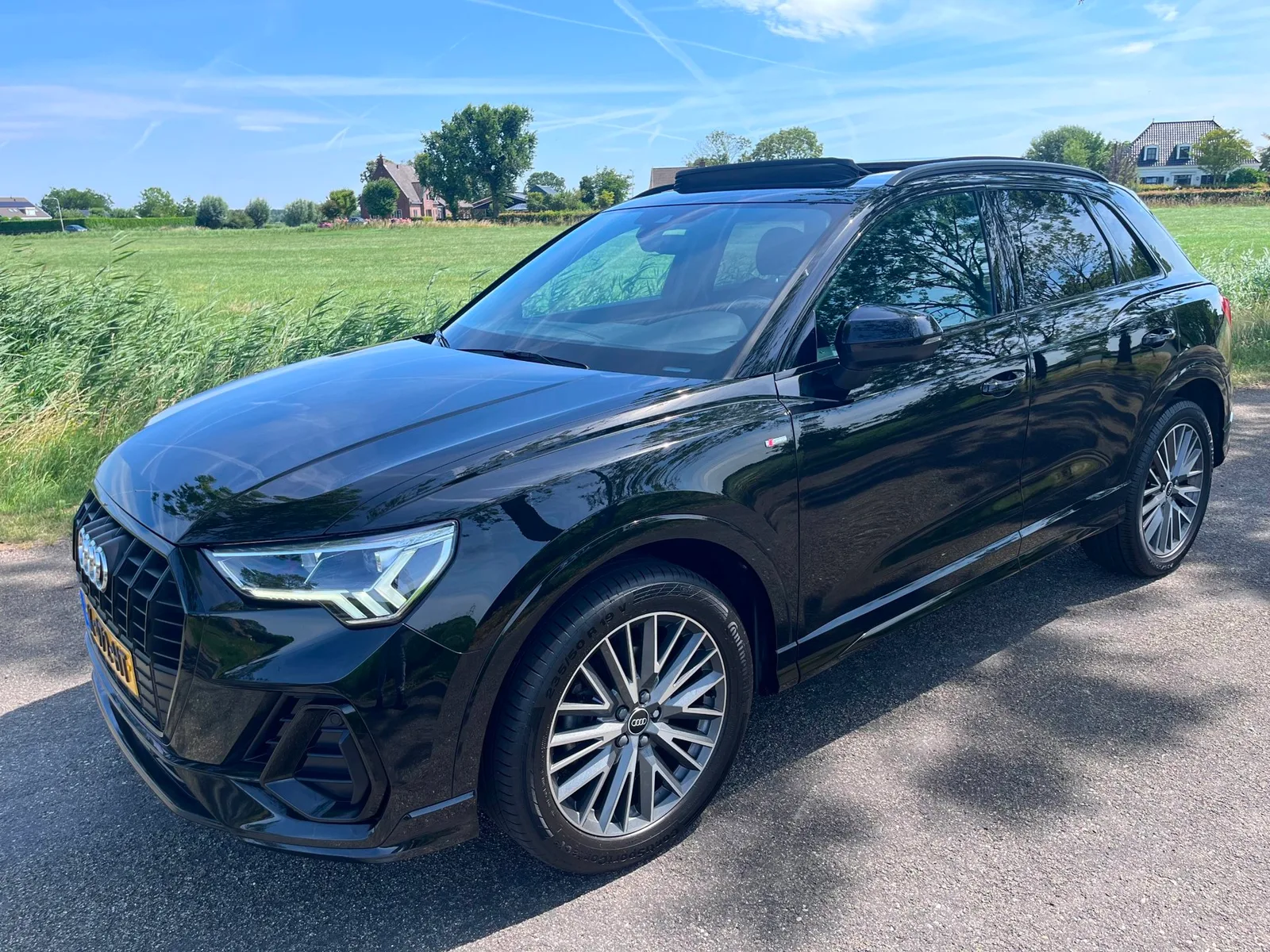 Audi Q3 (2021) — foto 1