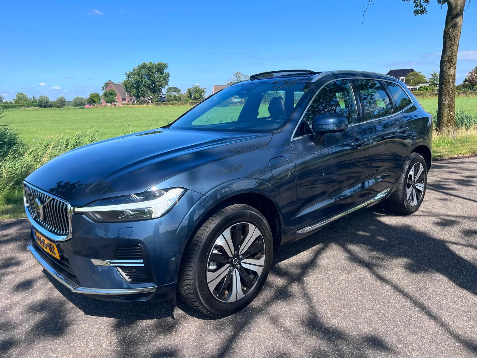 Volvo XC60 (2024) — foto 1