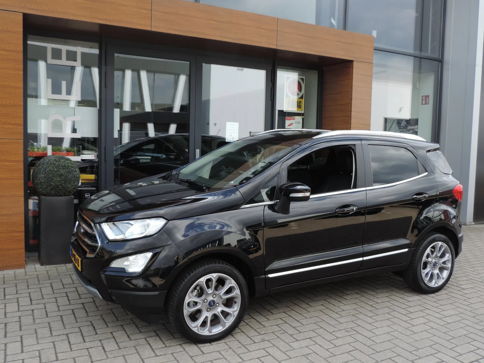 Ford EcoSport (2018) — foto 1