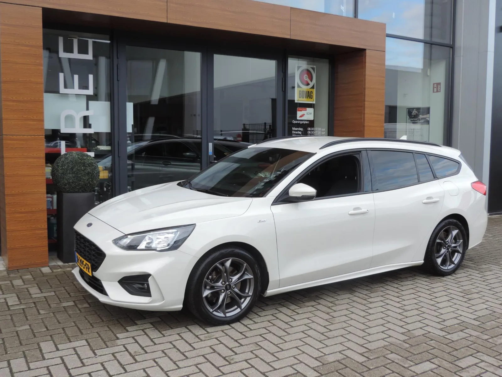 Ford Focus (2021) — foto 1