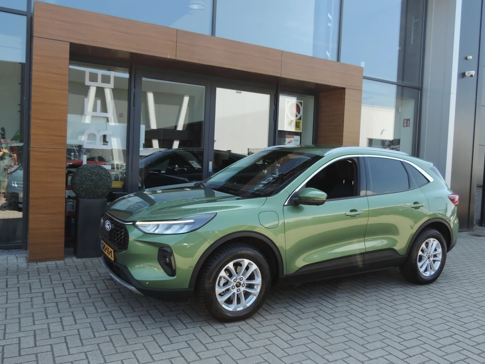 Ford Kuga (2025) — foto 1