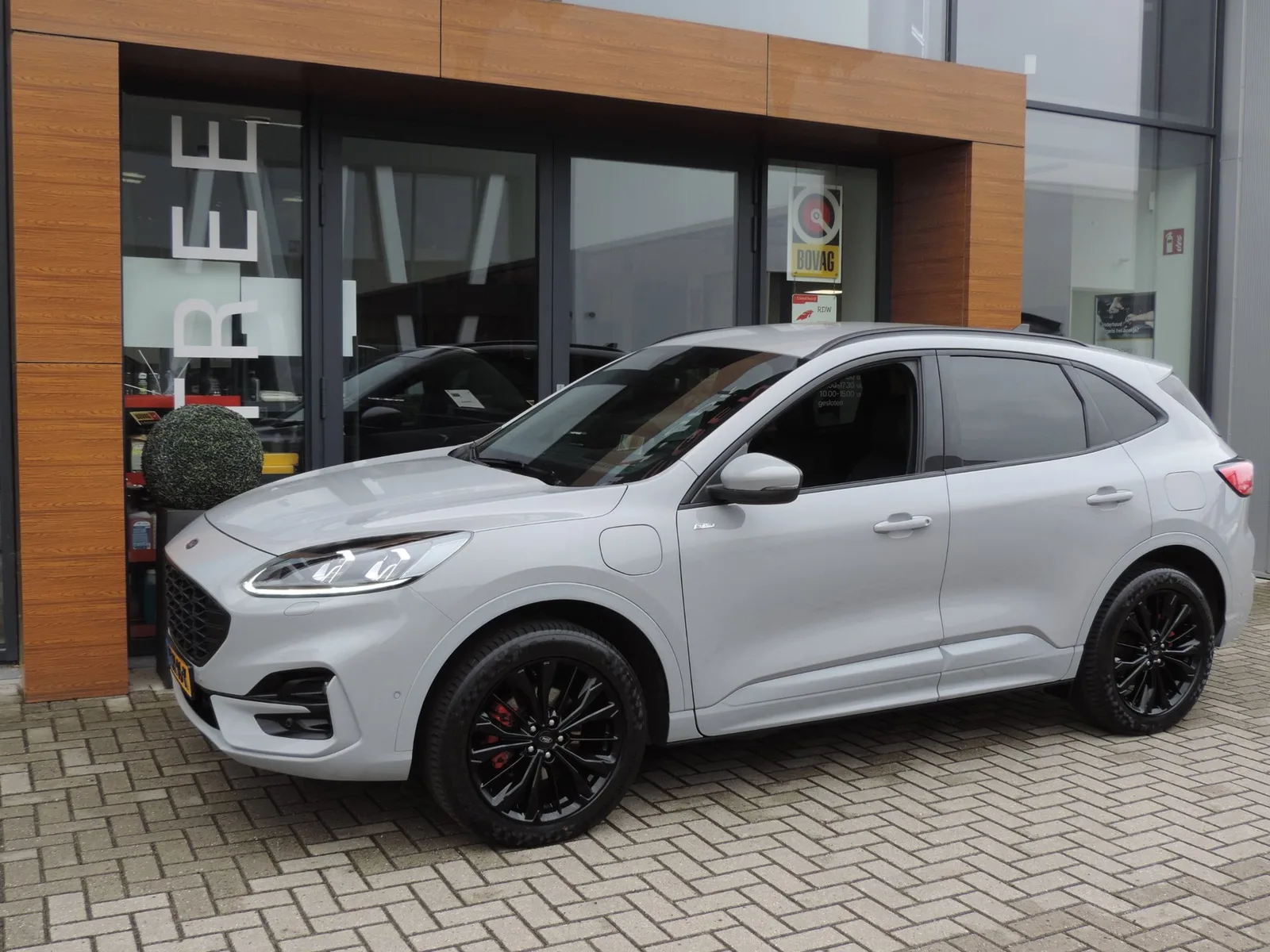 Ford Kuga (2023) — foto 1