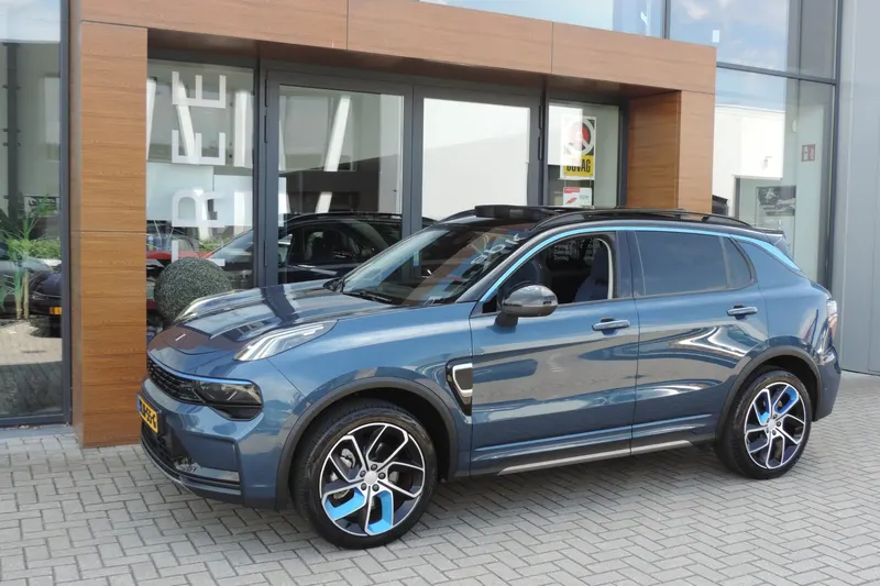 Lynk & Co 01