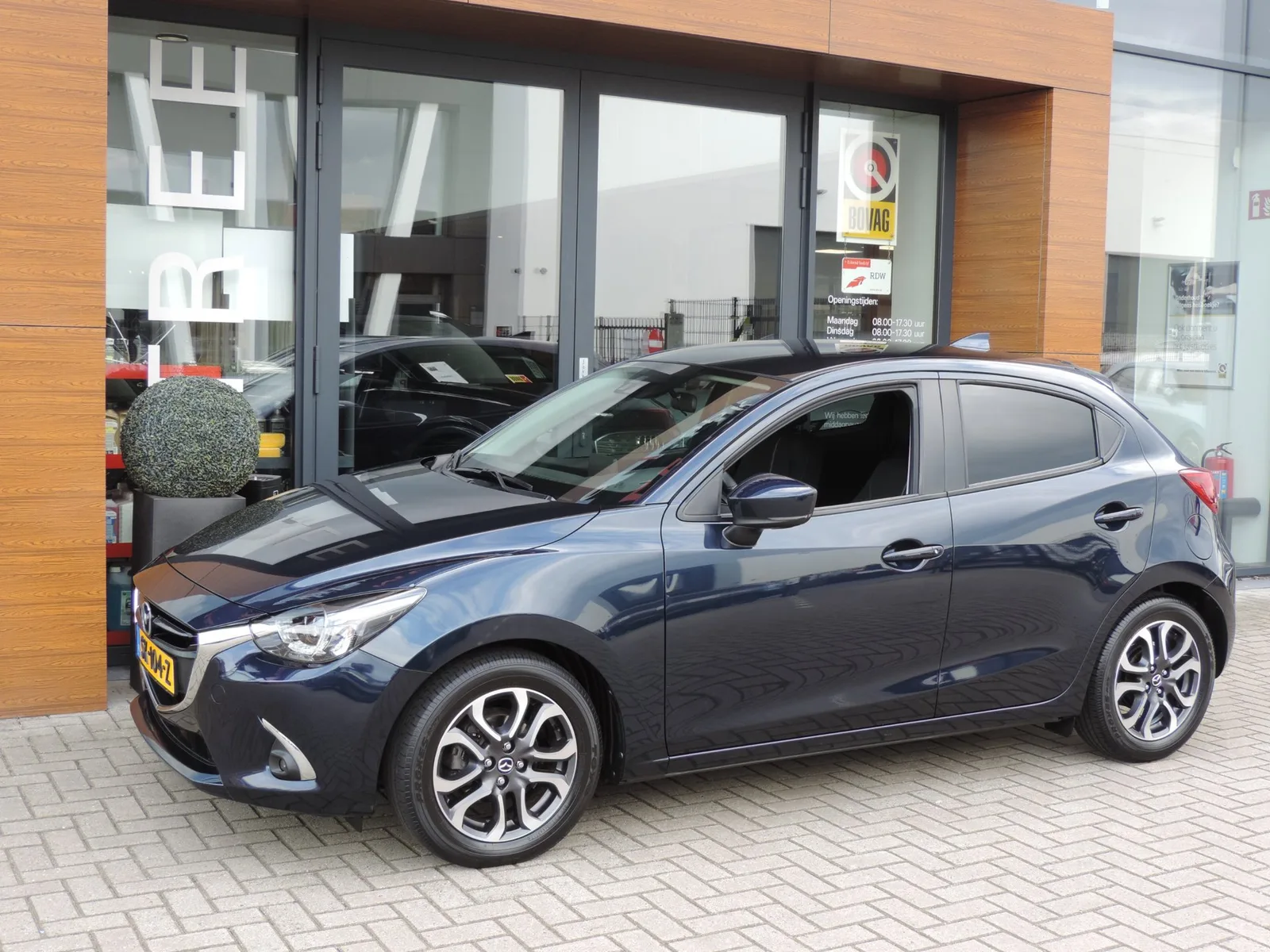 Mazda 2 (2018) — foto 1