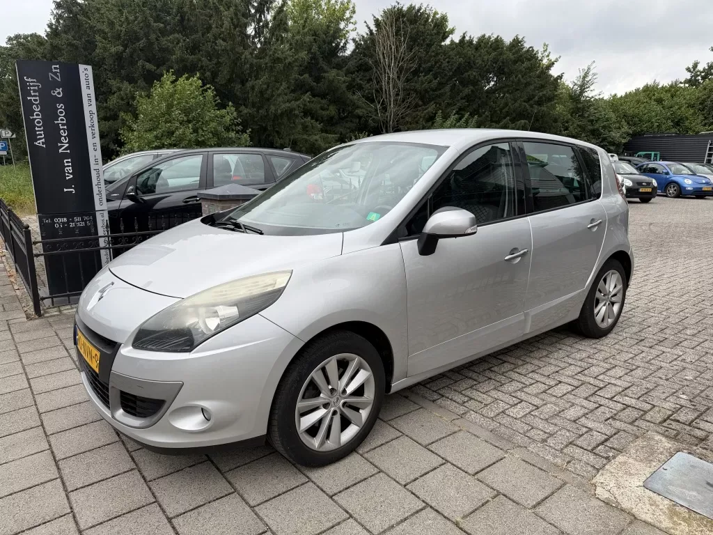 Renault Scénic (2010) — foto 1
