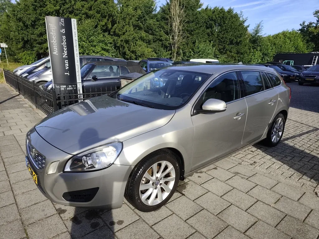 Volvo V60 (2012) — foto 1