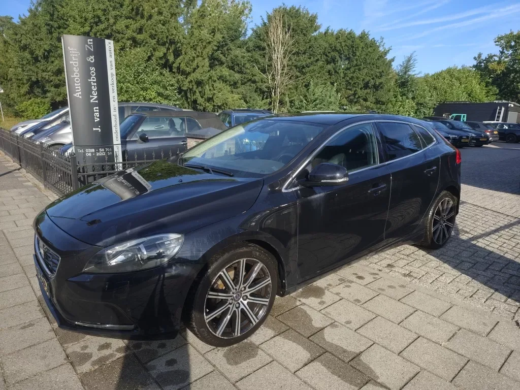 Volvo V40 (2012) — foto 1