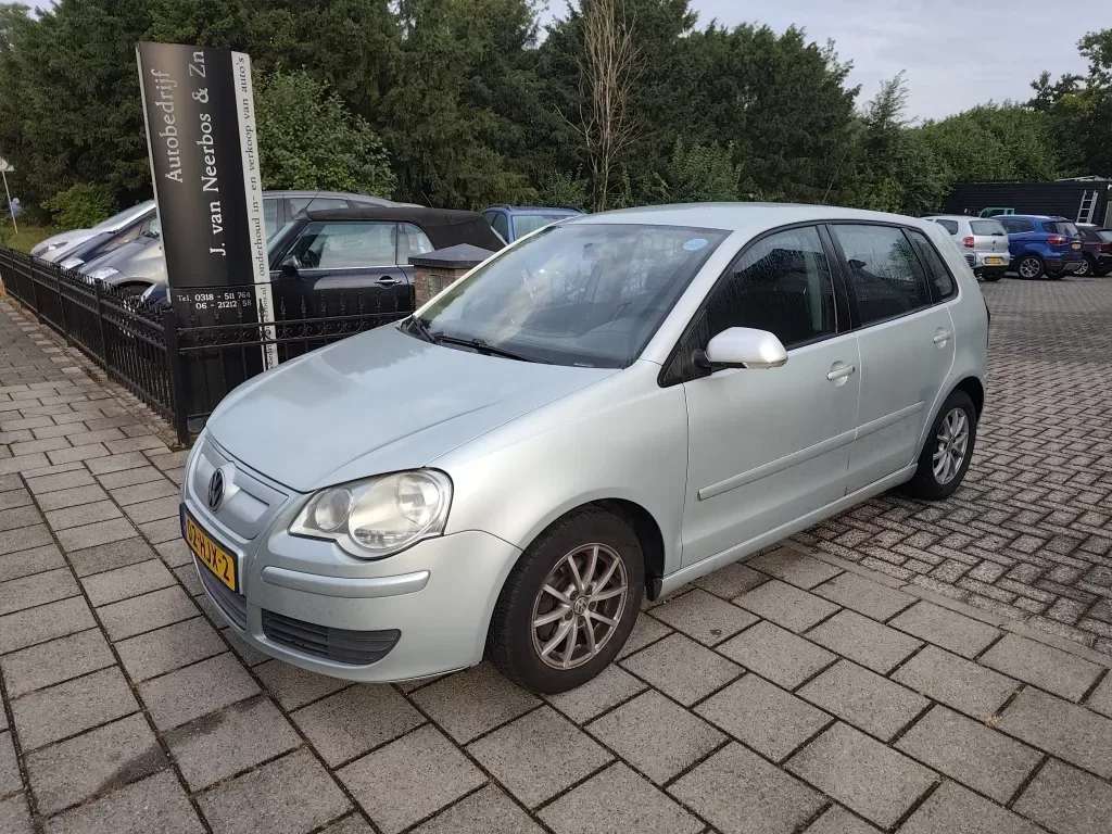 Volkswagen Polo (2009) — foto 1