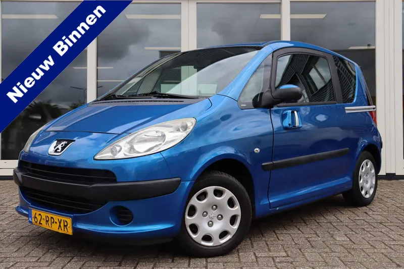 Peugeot 1007 (2005)