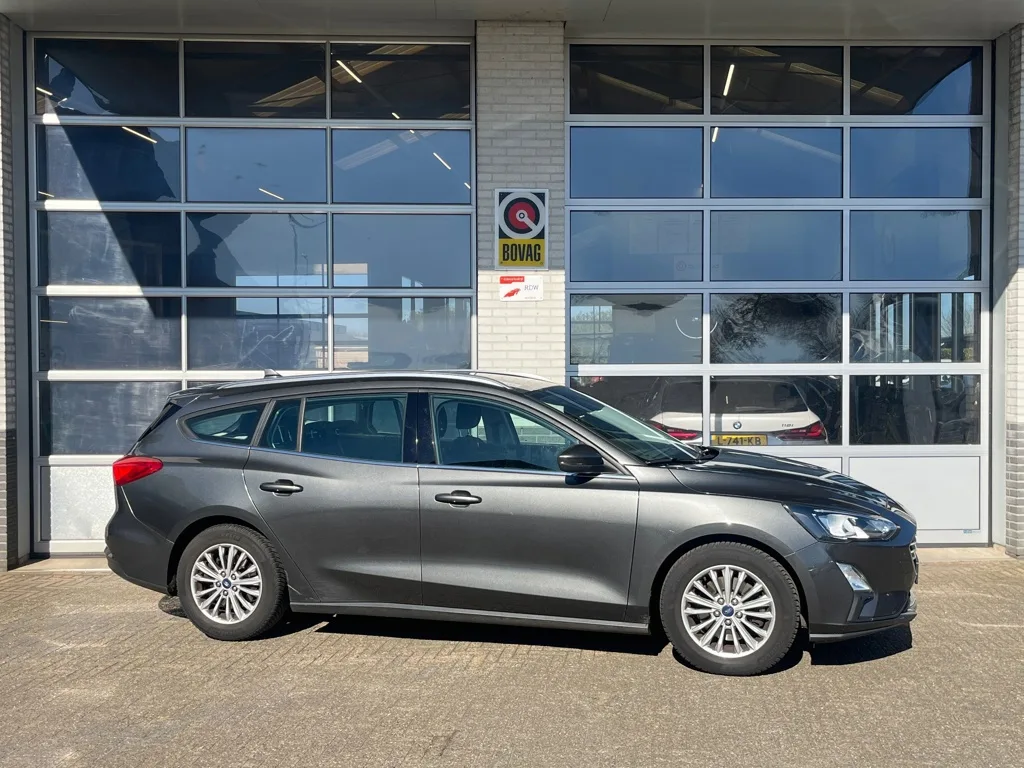 Ford Focus (2019) — foto 1