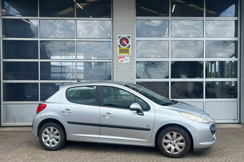 Peugeot 207 (2009)
