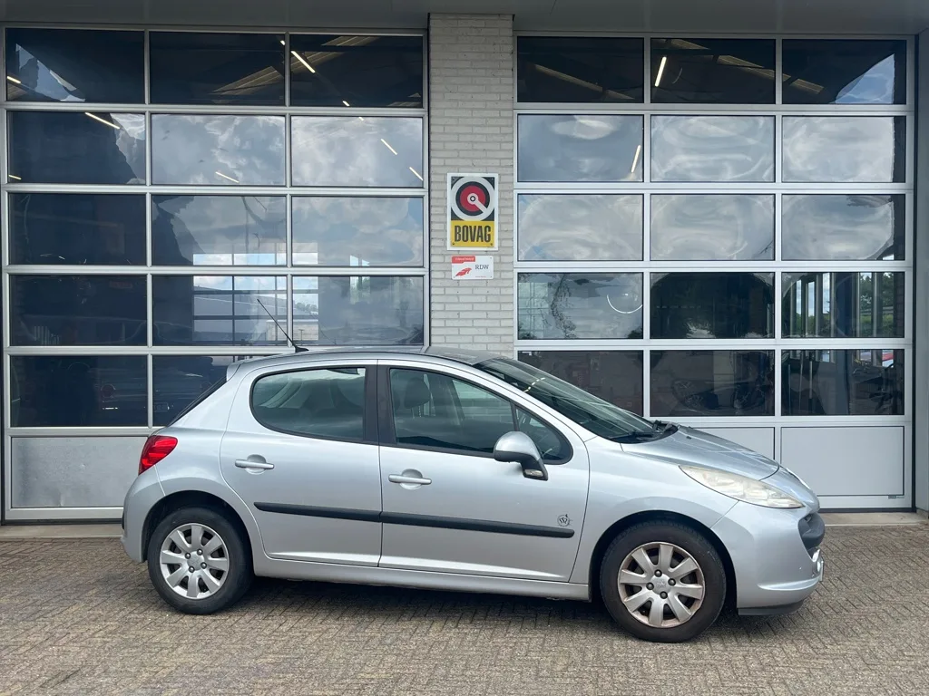 Peugeot 207 (2009) — foto 1