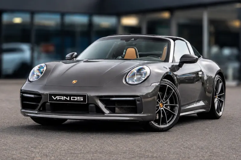 Porsche 911 (2021)