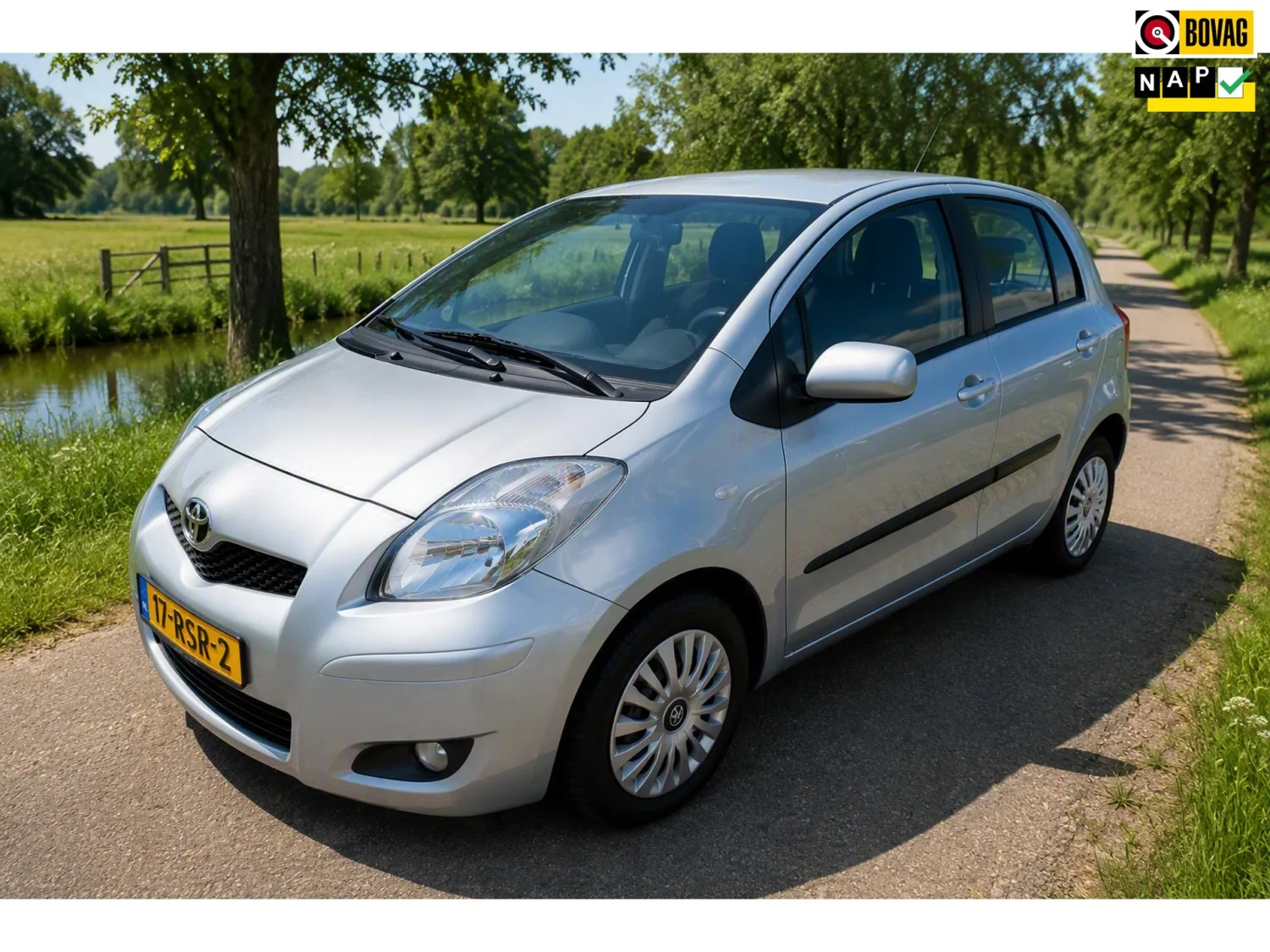 Toyota Yaris (2011) — foto 1