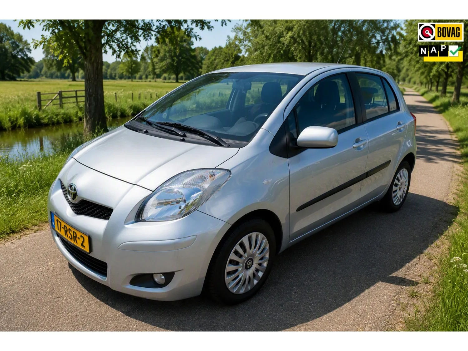 Toyota Yaris (2011) — foto 1