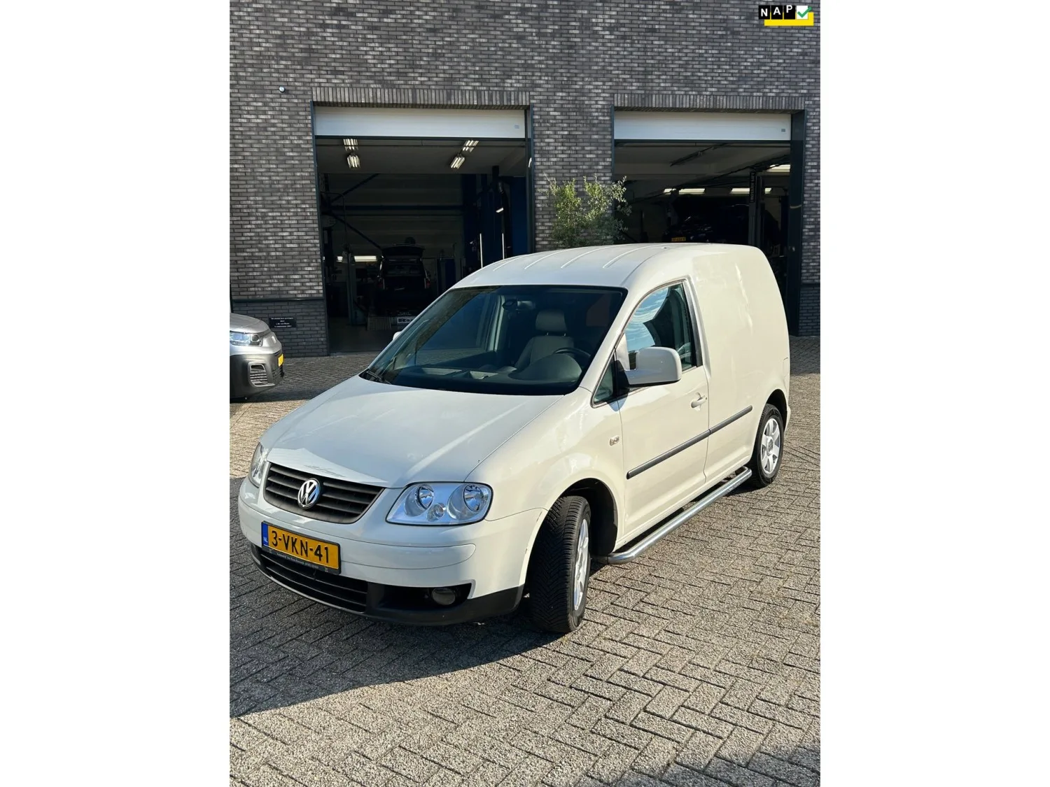 Volkswagen Caddy (2010) — foto 1
