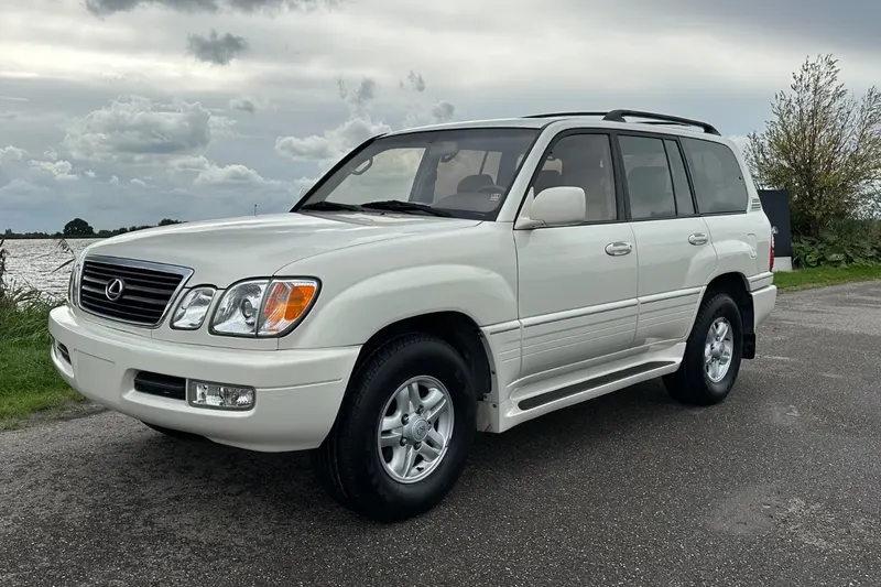 Lexus LX (1999)