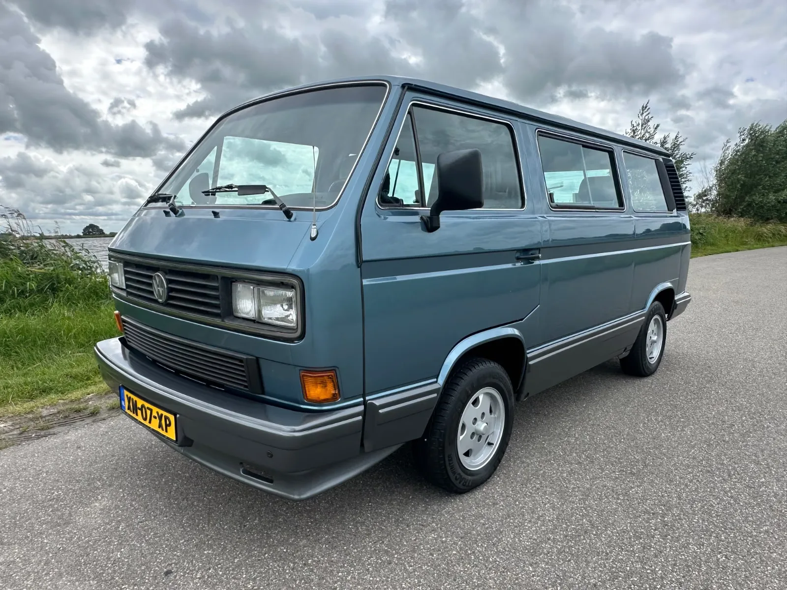Volkswagen Transporter (1989) — foto 1