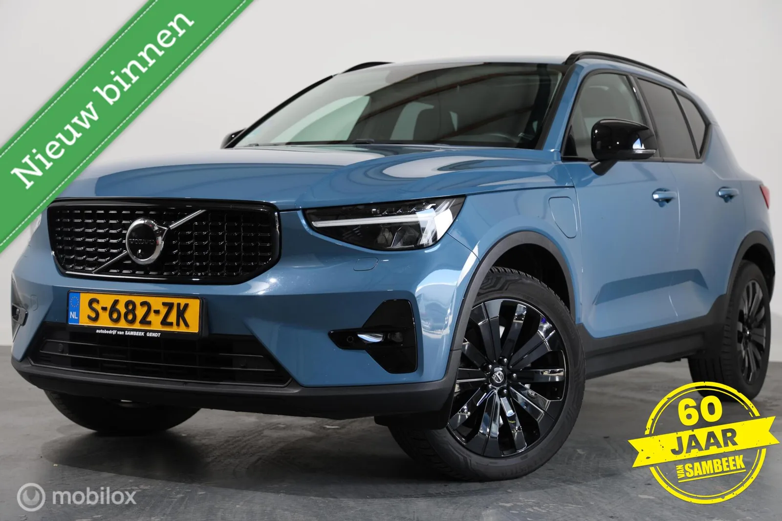 Volvo XC40 (2023) — foto 1