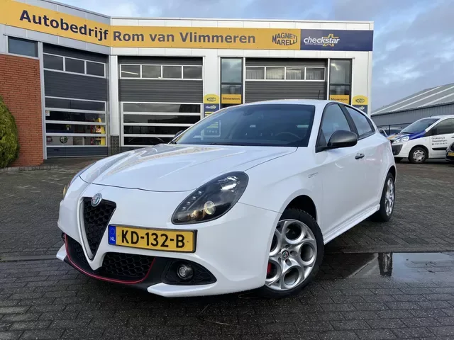 Alfa Romeo Giulietta (2016) — foto 1