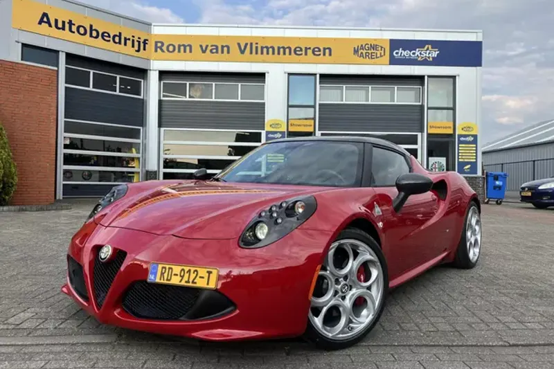 Alfa Romeo 4C (2017)