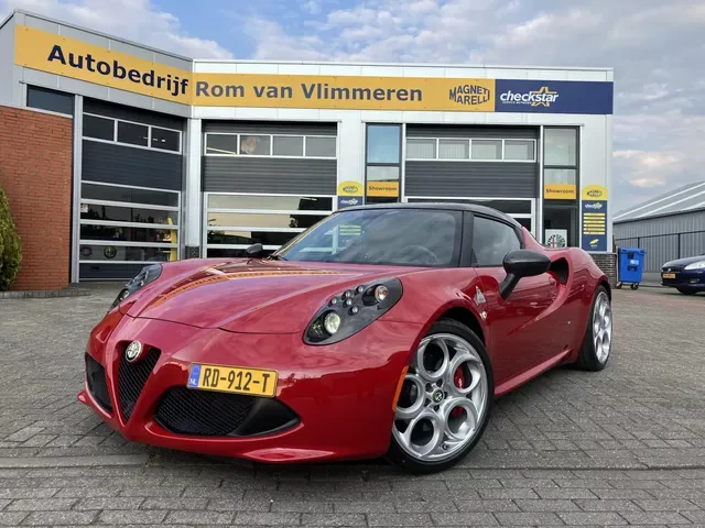 Alfa Romeo 4C (2017) — foto 1