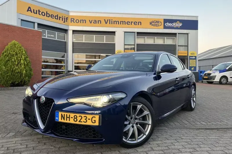Alfa Romeo Giulia (2017)