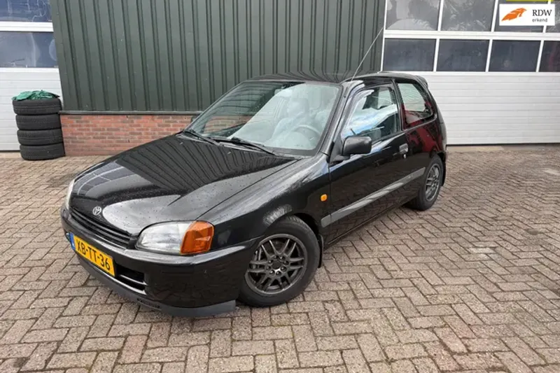 Toyota Starlet (1998)