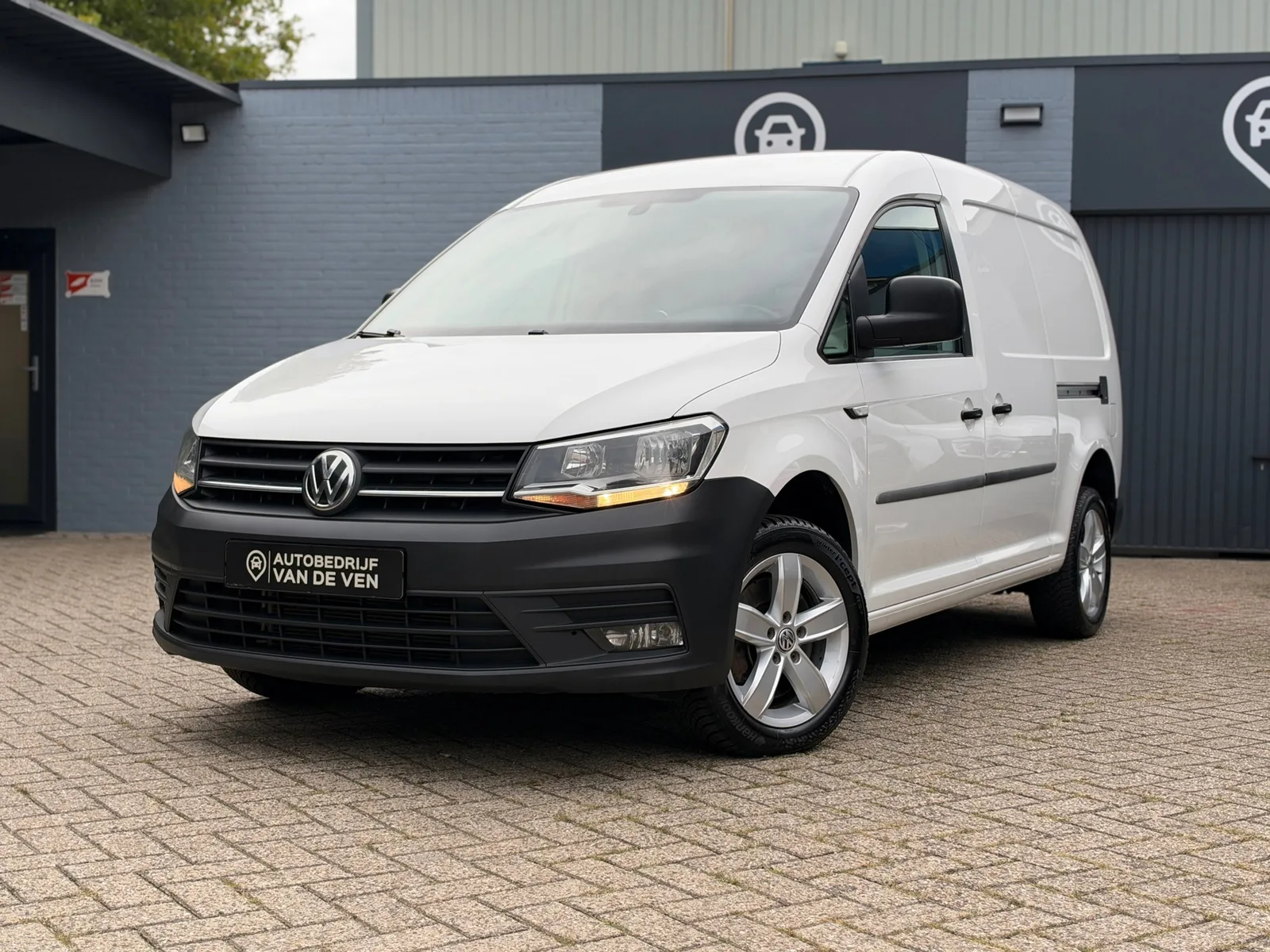 Volkswagen Caddy (2017) — foto 1