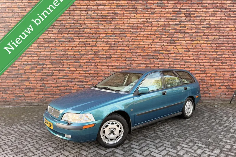 Volvo V40 (2000)
