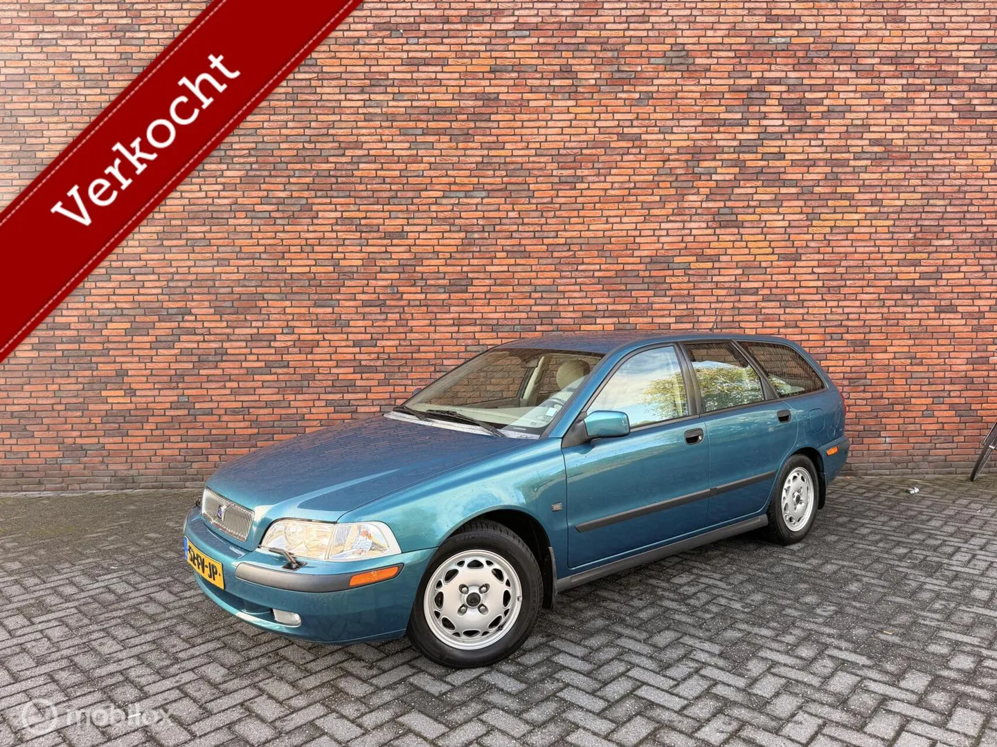 Volvo V40 (2000) — foto 1