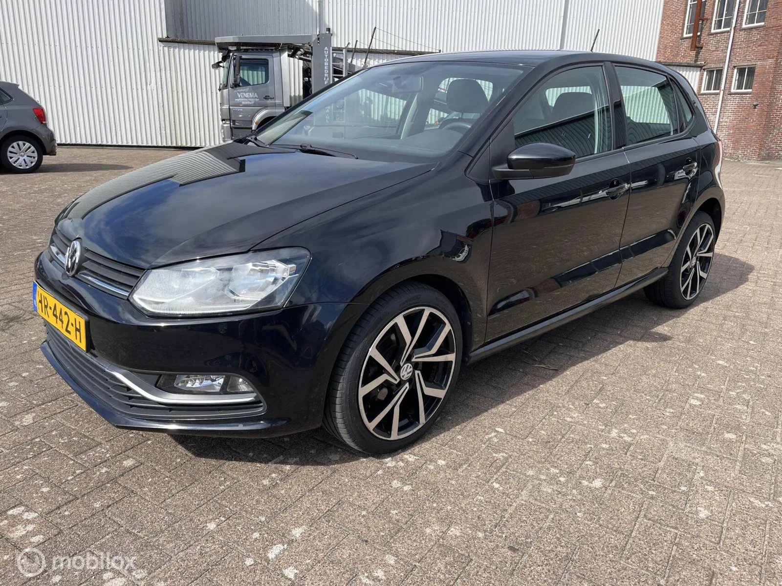 Volkswagen Polo (2016) — foto 1