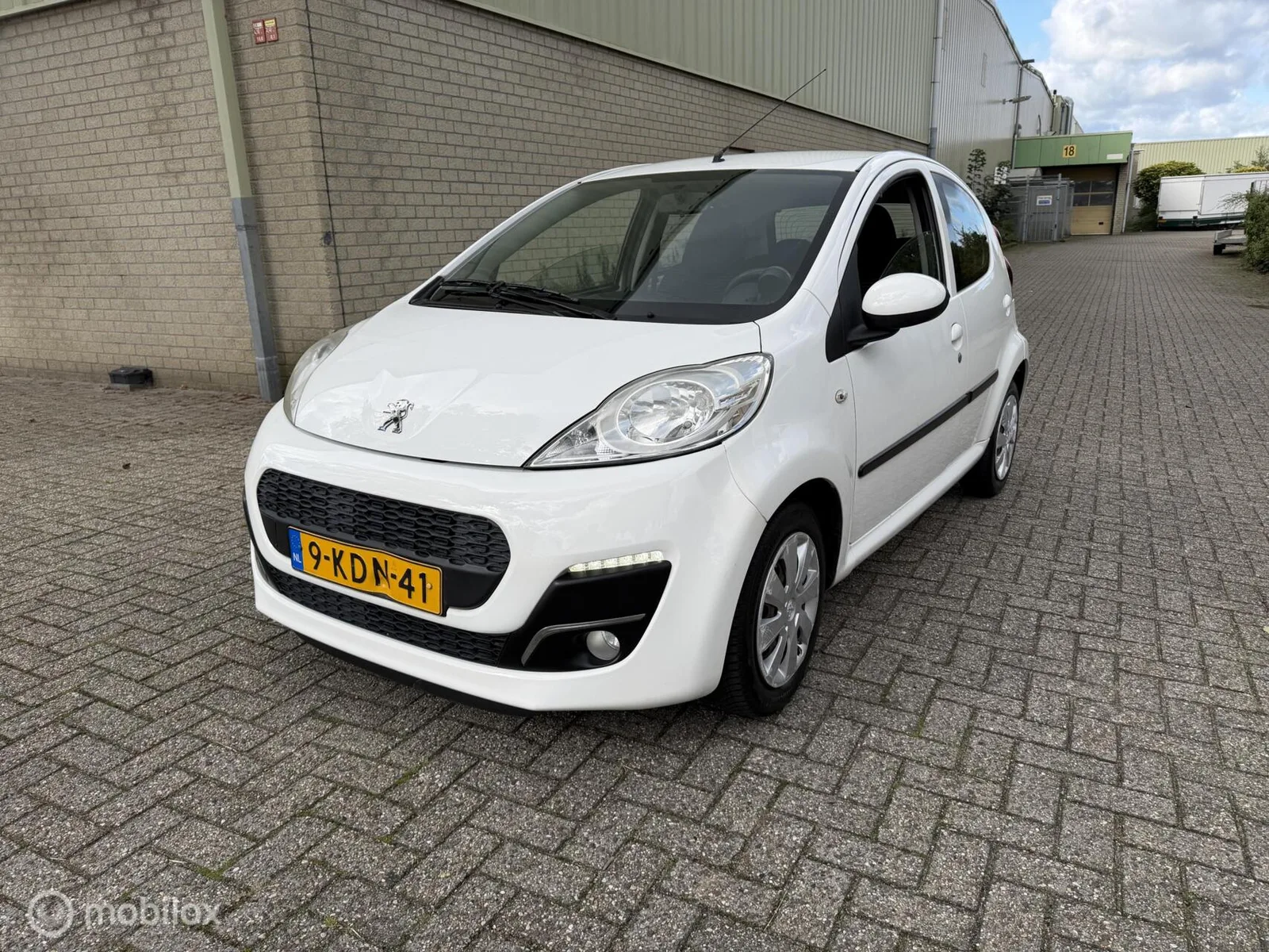 Peugeot 107 (2013) — foto 1
