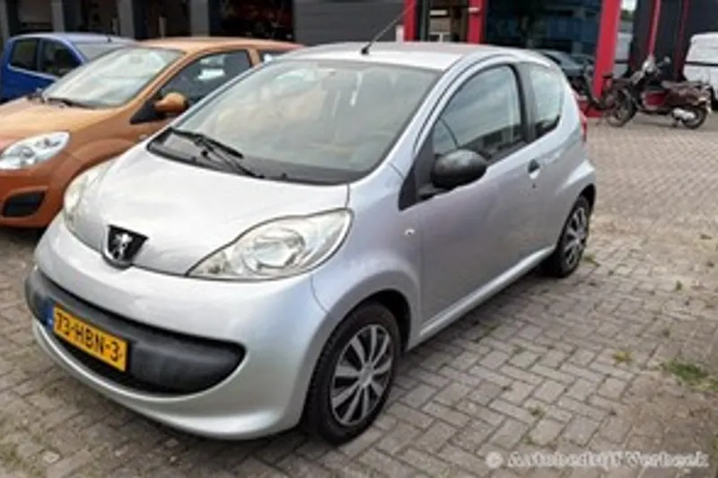 Peugeot 107 (2008)
