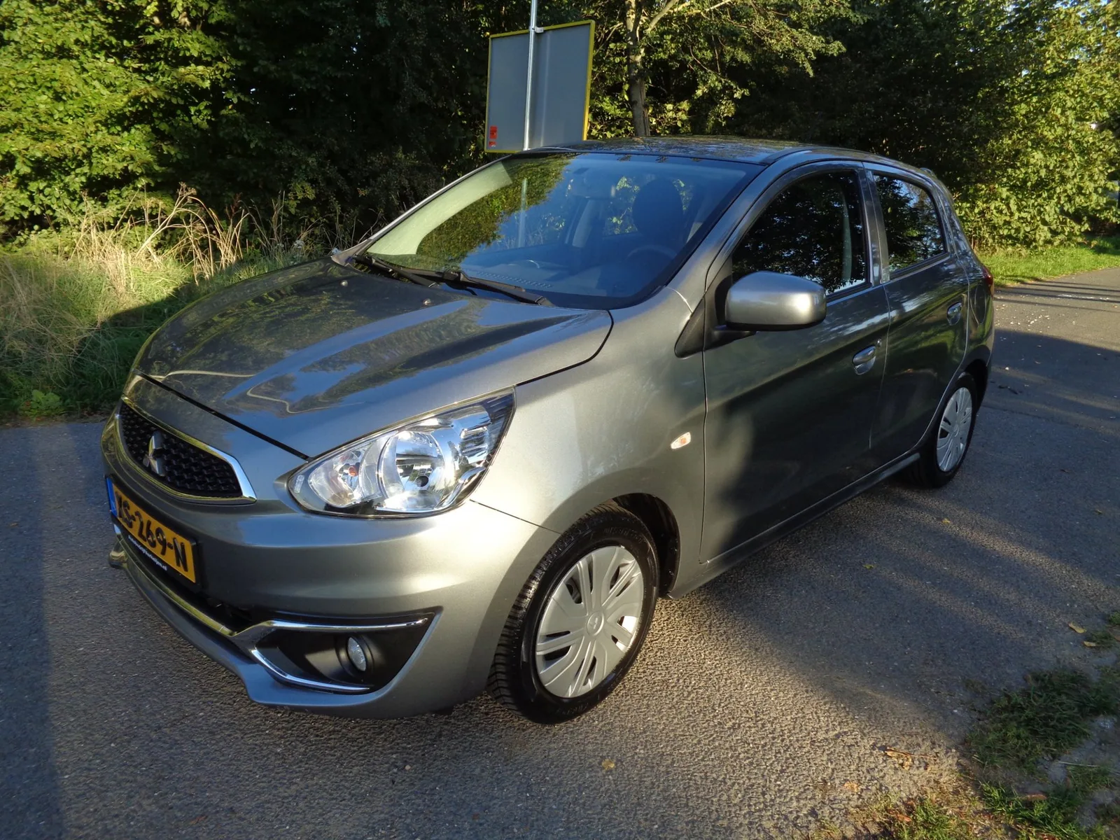Mitsubishi Space Star (2019) — foto 1